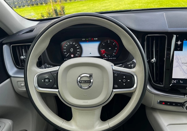 Volvo XC 60 cena 99900 przebieg: 160000, rok produkcji 2019 z Barwice małe 667